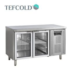   Tefcold hűtött munkaasztal, felhajtás nélkül, 2 üveg ajtóval, GN1/1, 1360x700x880 mm