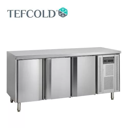 Tefcold hűtött munkaasztal, felhajtás nélkül, 3 ajtós, ventillációs, 360 literes, 1795x600x880 mm