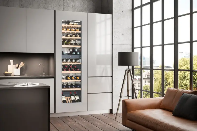 Beépített kétzónás Liebherr borhűtő